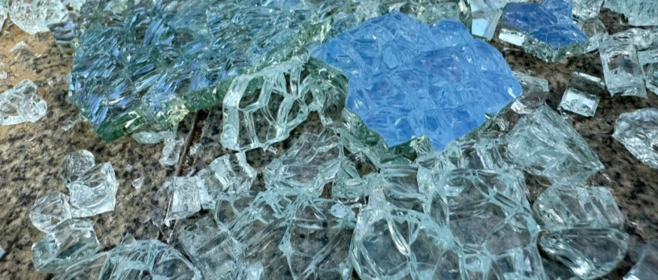 Tempered glass fragments